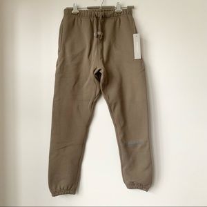 FEAR OF GOD | ESSENTIALS BASIC DRAWSTRING FLEECE LOUNGE SWEATPANTS “TAUPE” HYPE